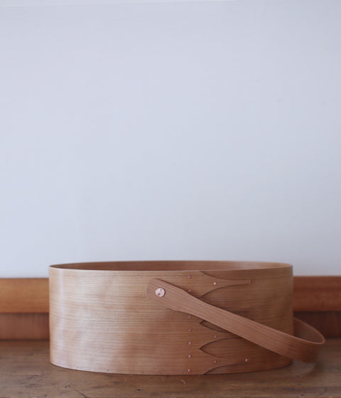 Shaker Oval Carrier