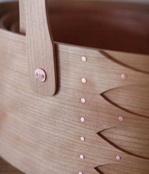 Shaker Oval Carrier