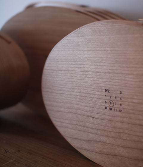 Shaker Oval Carrier