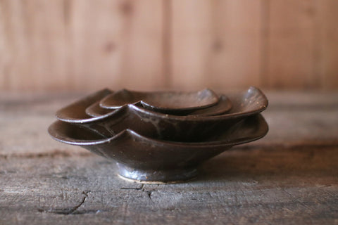 Brown Flower-Shaped Rinka Plate (14cm)