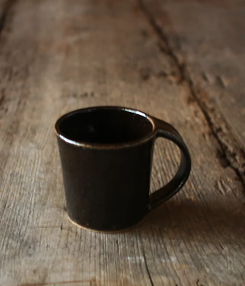Dark Brown Pottery Mug (Black Glaze)