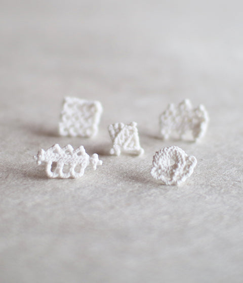 Kimiko Suzuki "Drawing Lace" Porcelain Single Earring {A} (30% Off)