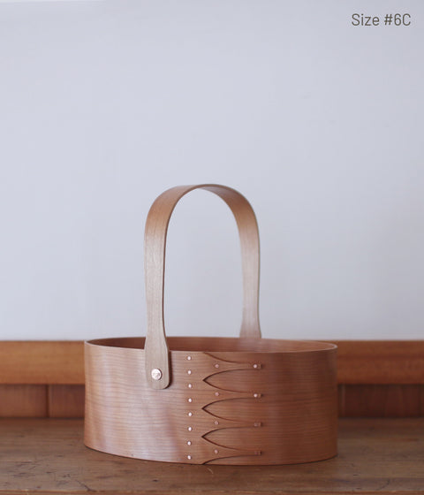 Shaker Oval Carrier