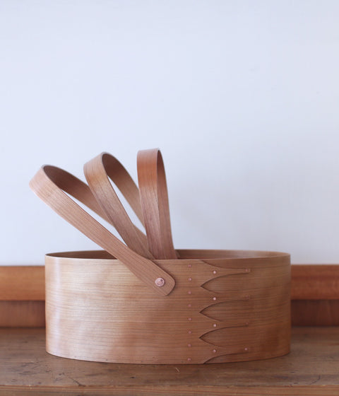 Shaker Oval Carrier