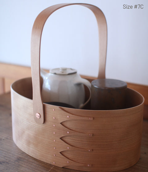 Shaker Oval Carrier