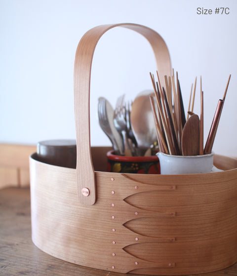Shaker Oval Carrier