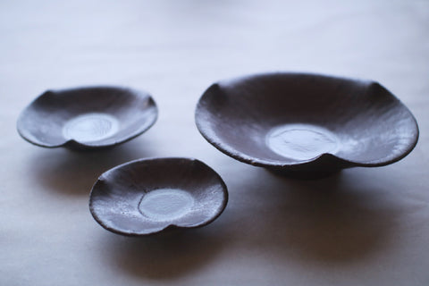 Brown Flower-Shaped Rinka Plate (14cm)