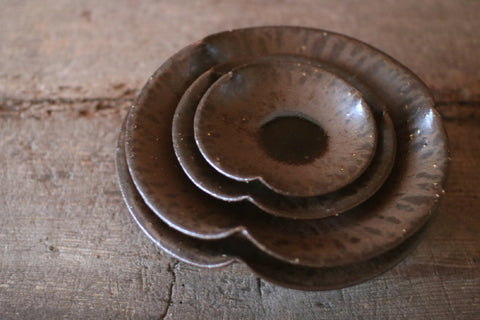 Brown Flower-Shaped Rinka Plate (14cm)