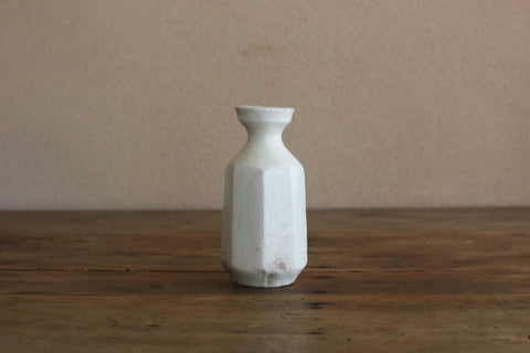 Faceted Kohiki Bottle Vase (White)