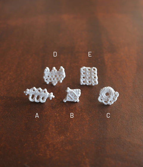 Kimiko Suzuki "Drawing Lace" Porcelain Single Earring {D} (30% OFF)
